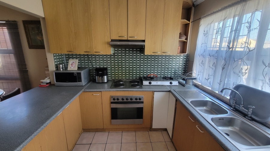 3 Bedroom Property for Sale in Highbury Western Cape